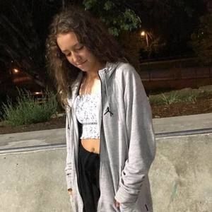 Meet your Posher, Naomie